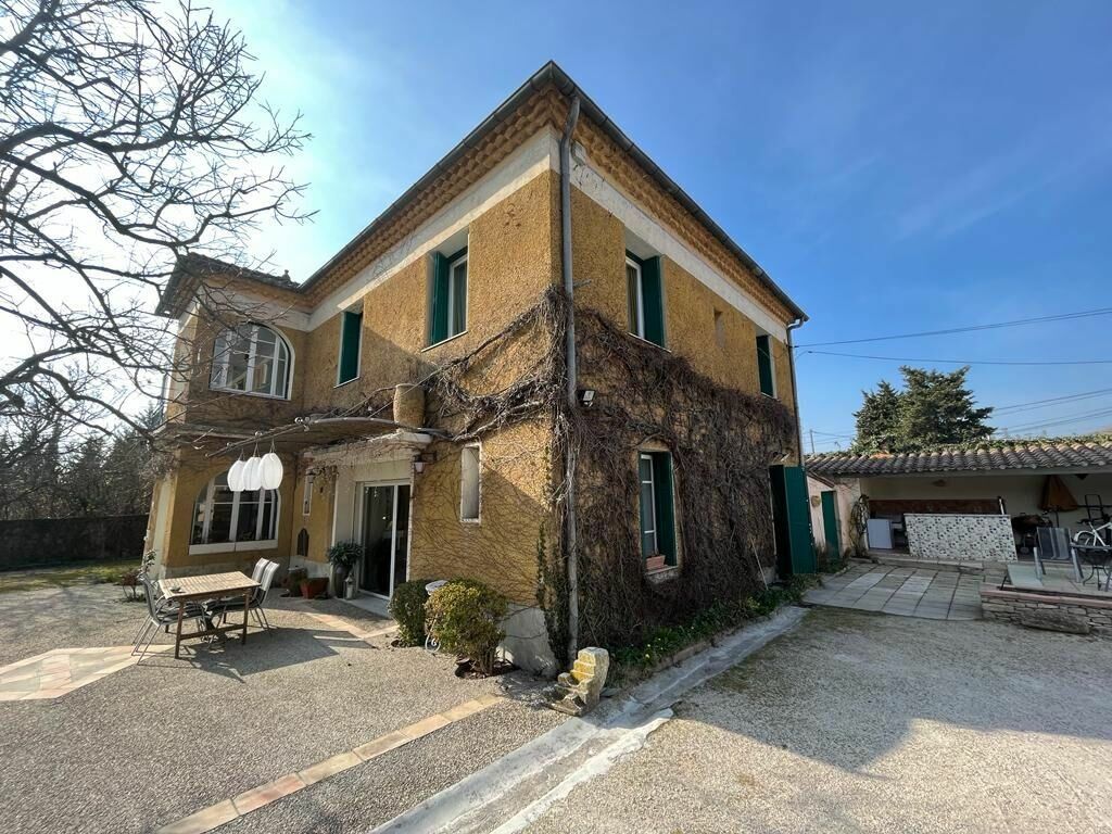 Maison à vendre 6 189m2 à L'Isle-sur-la-Sorgue vignette-1