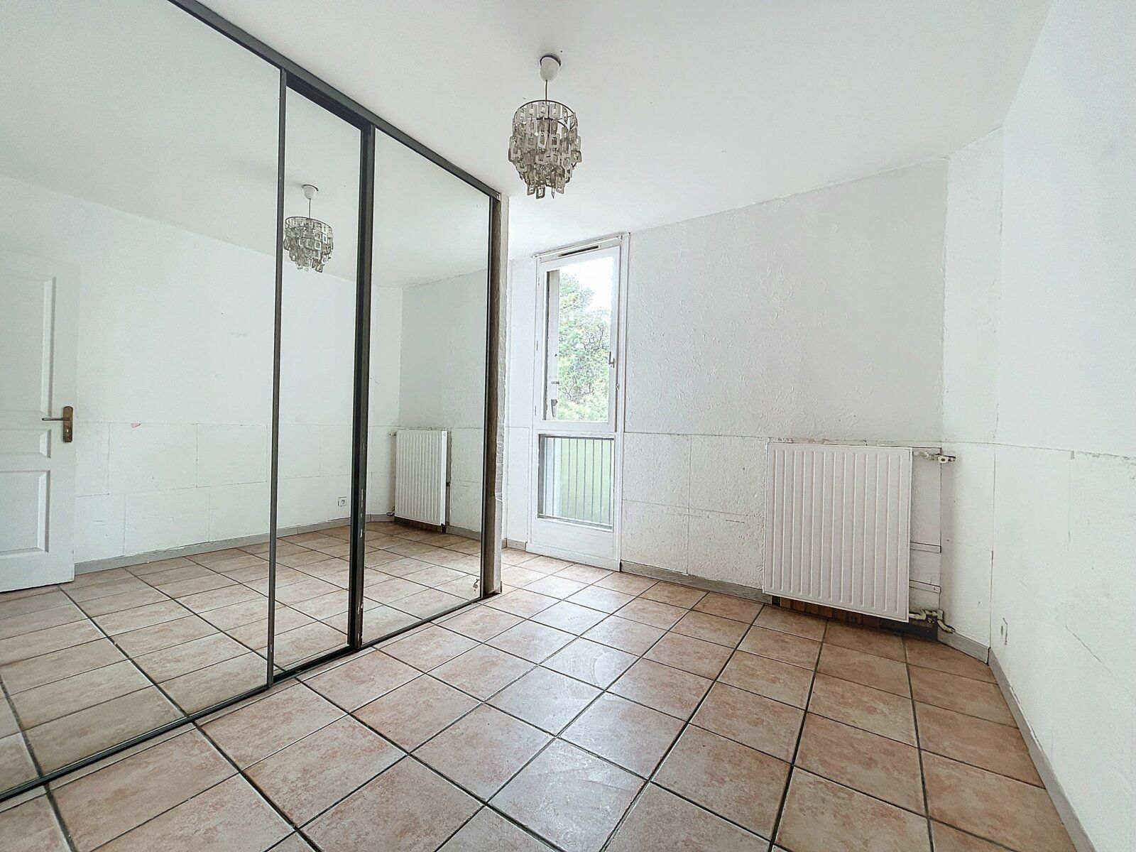 Appartement à vendre 4 80m2 à Saint-Raphaël vignette-2