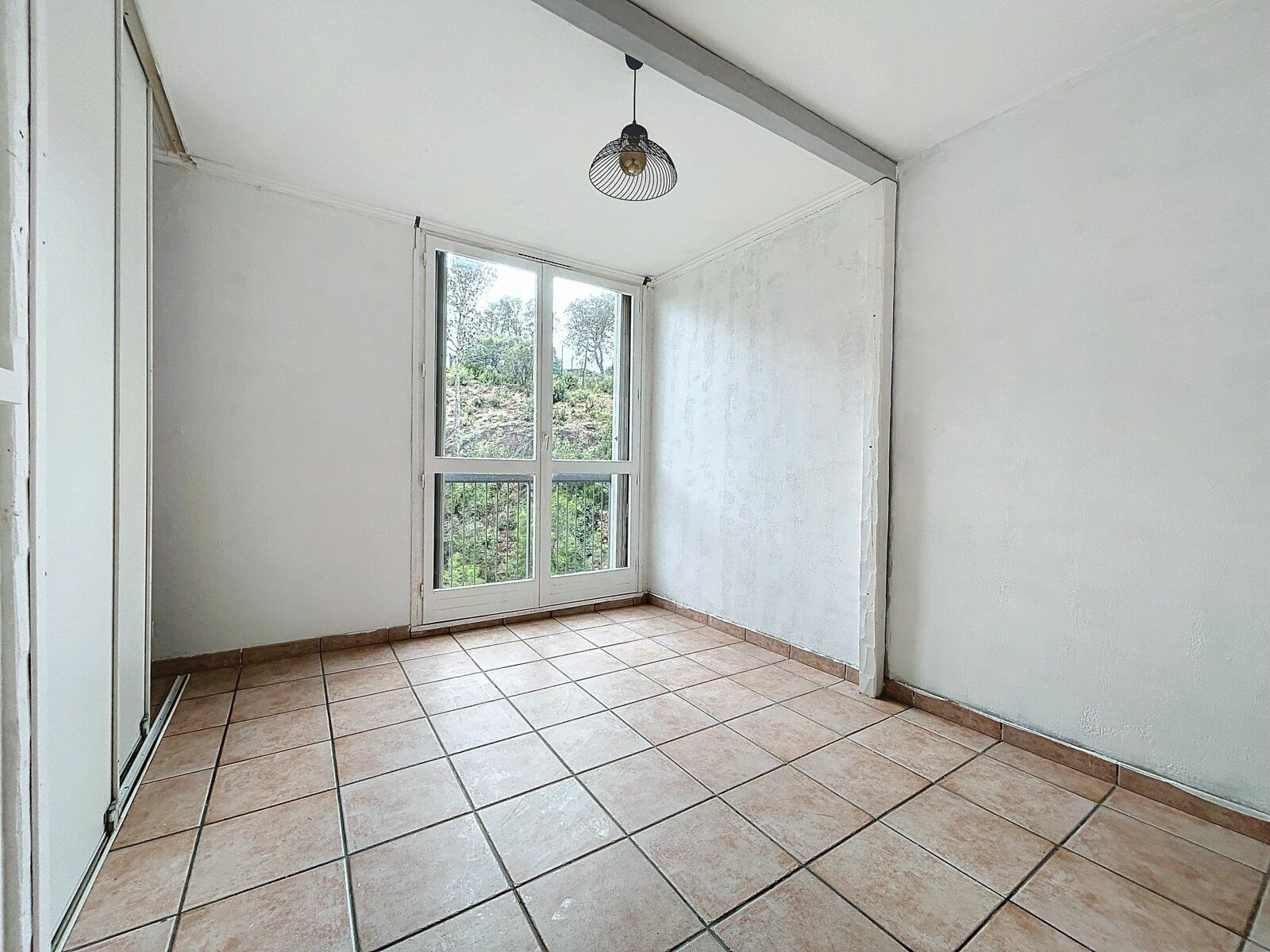 Appartement à vendre 4 80m2 à Saint-Raphaël vignette-5
