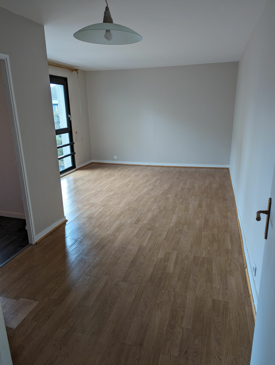 Appartement à louer 2 50.5m2 à Gagny vignette-3