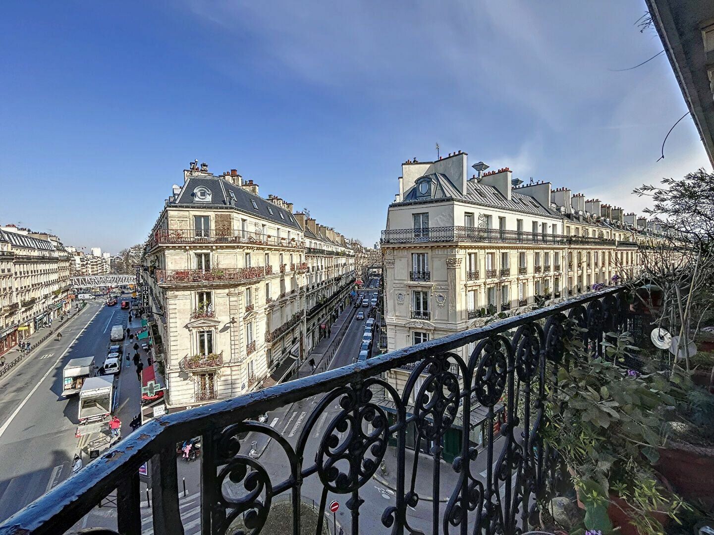 Appartement à vendre 3 114m2 à Paris 10 vignette-10