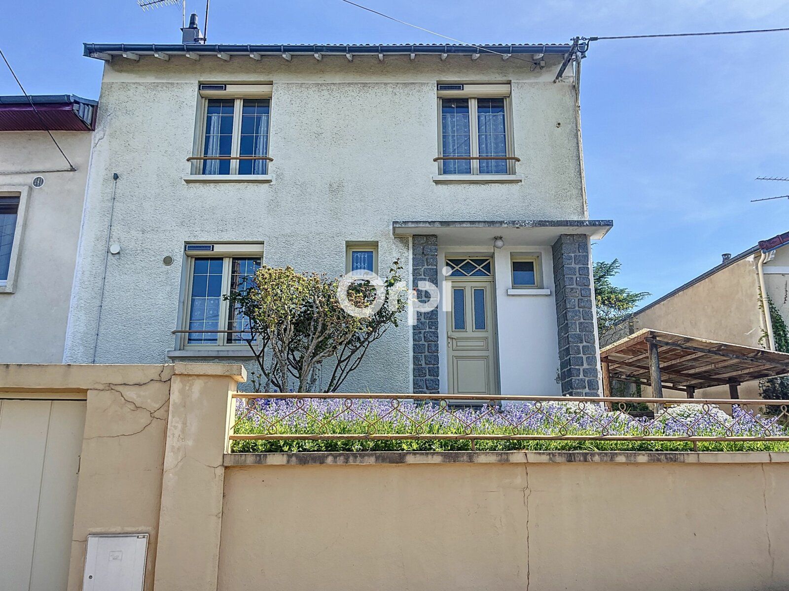 Maison à vendre 4 m2 à Montluçon vignette-1