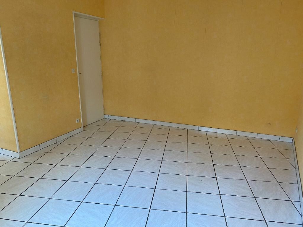 Appartement à louer 4 68m2 à Chaumont vignette-5