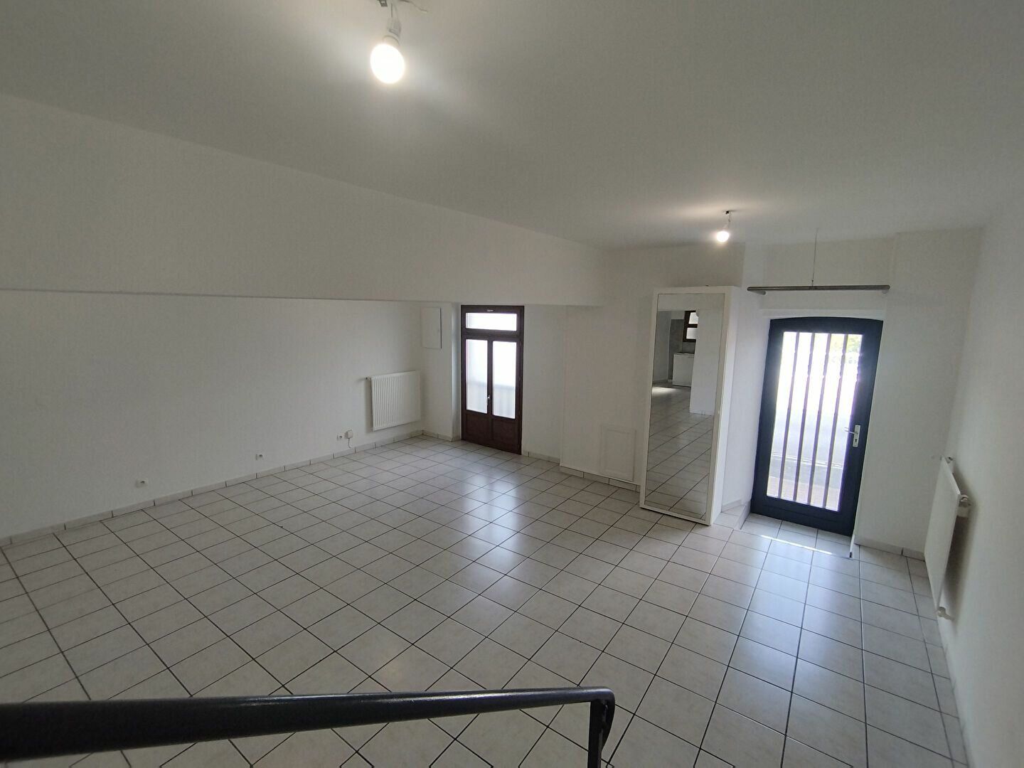 Appartement à vendre 3 m2 à Albigny-sur-Saône vignette-4