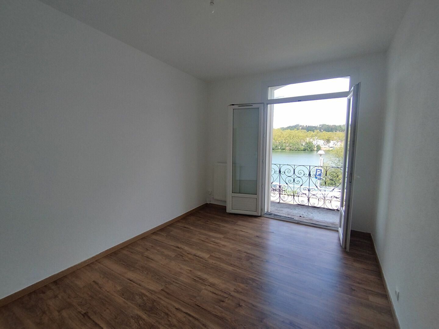 Appartement à vendre 3 m2 à Albigny-sur-Saône vignette-6