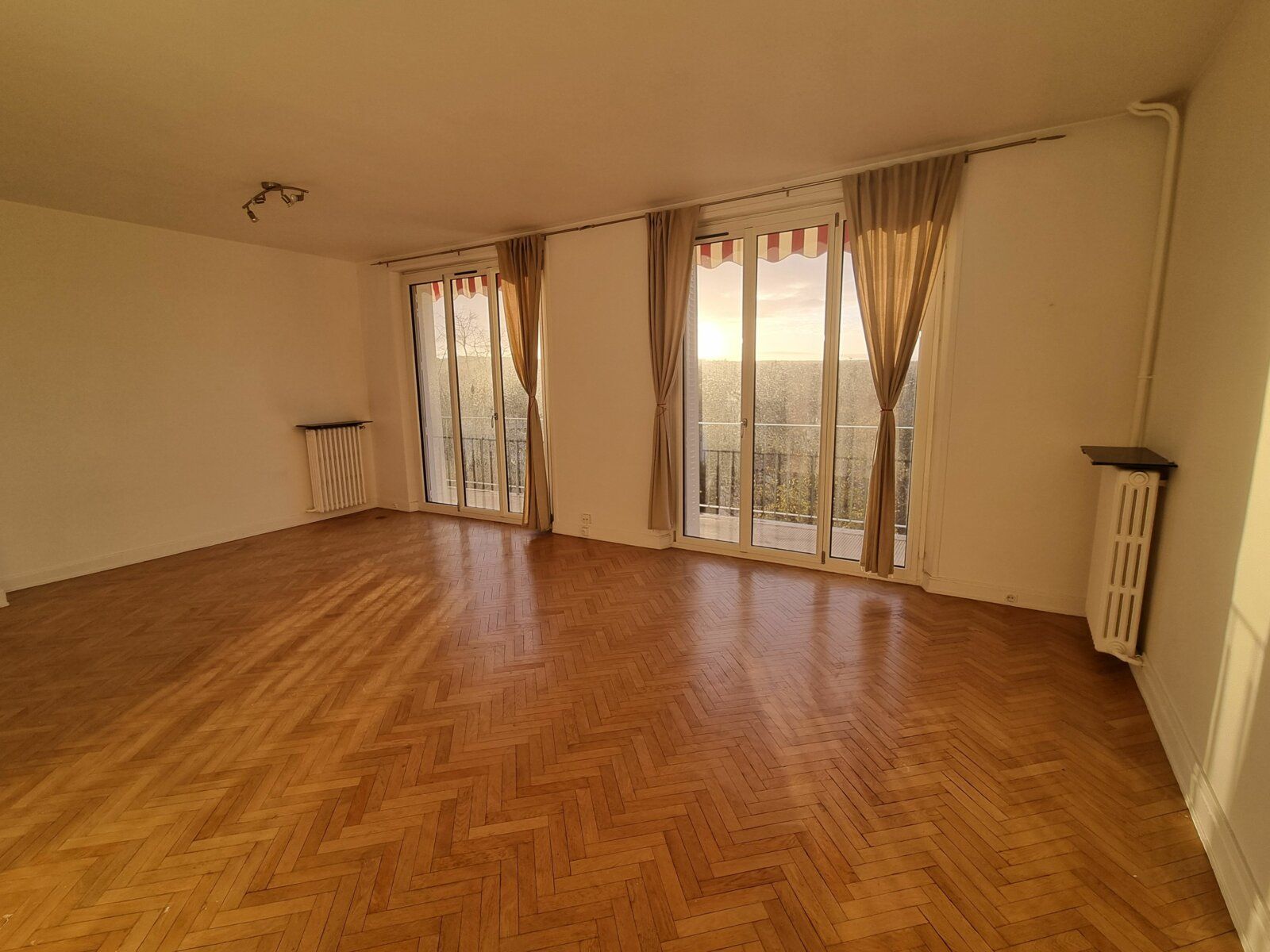 Appartement à vendre 2 67.82m2 à Saint-Germain-en-Laye vignette-2