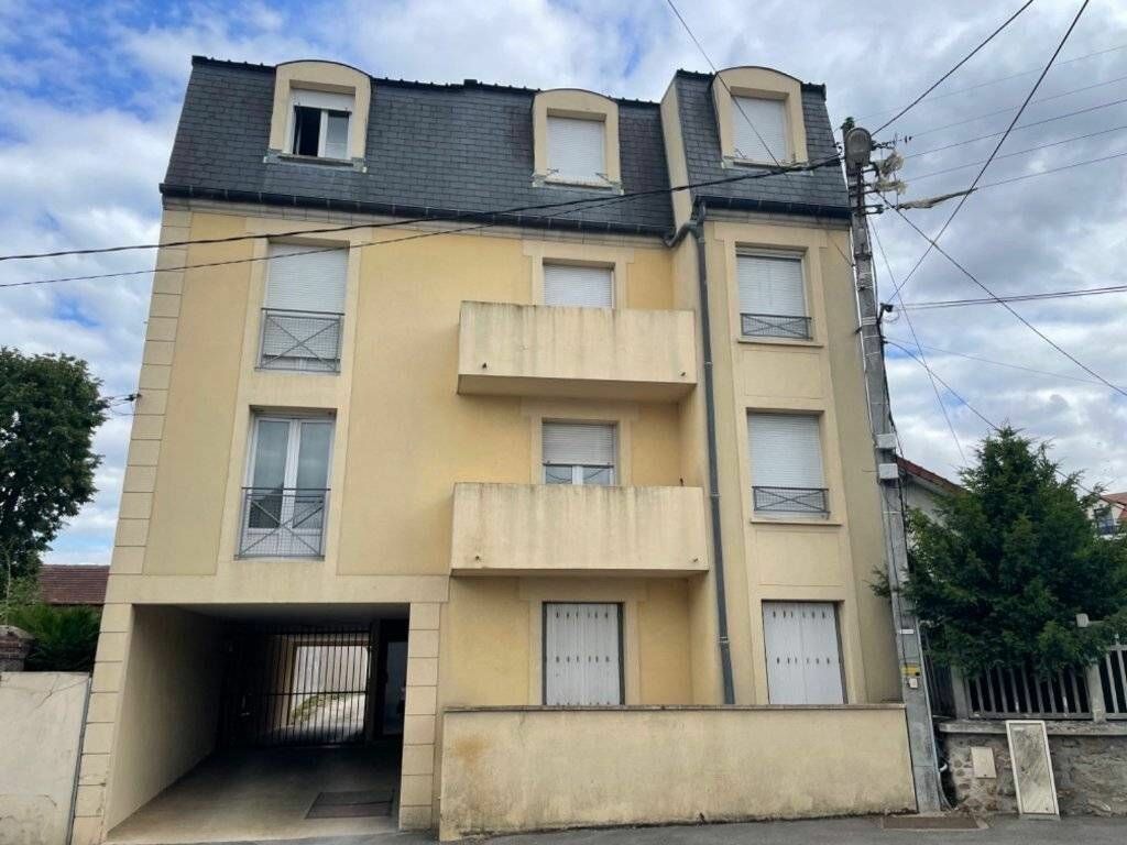Appartement à vendre 2 m2 à Pontault-Combault vignette-1