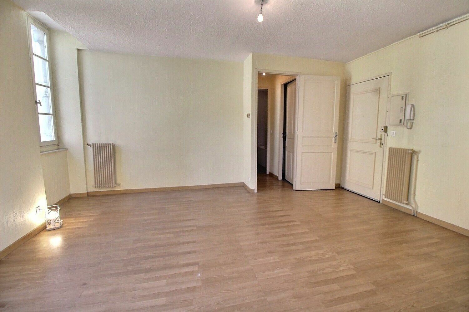 Appartement à vendre 2 43.01m2 à Oloron-Sainte-Marie vignette-2