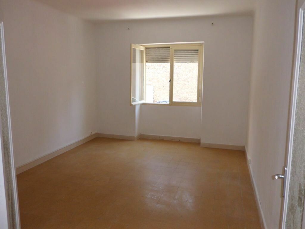 Appartement à louer 2 m2 à Nîmes vignette-3