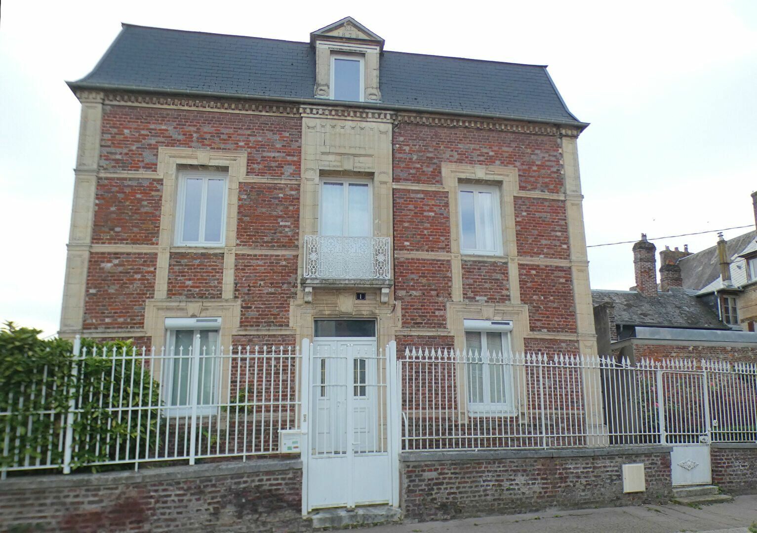 Maison à vendre 6 139.1m2 à Gournay-en-Bray vignette-1