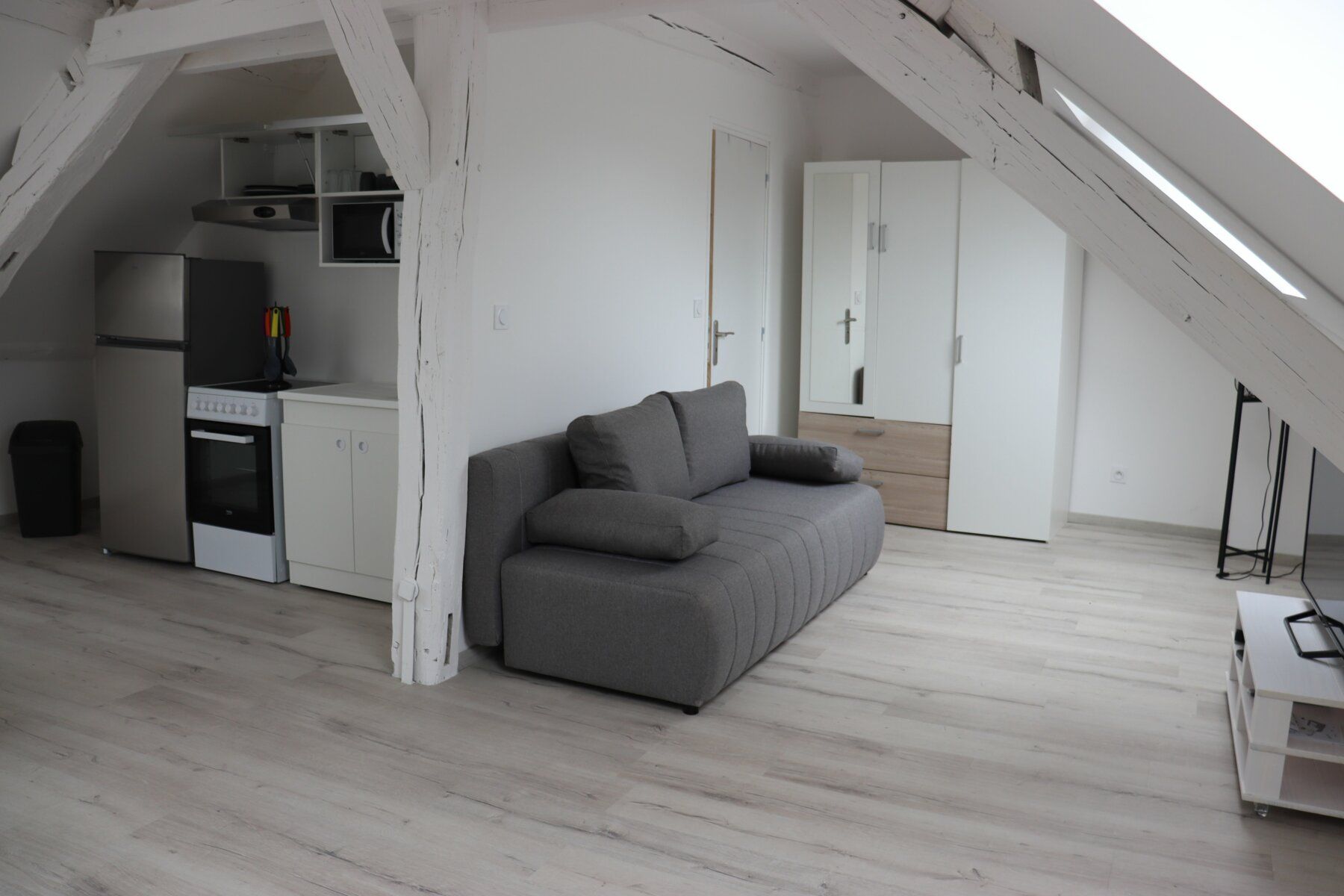 Appartement à louer 1 29.1m2 à Auxerre vignette-1