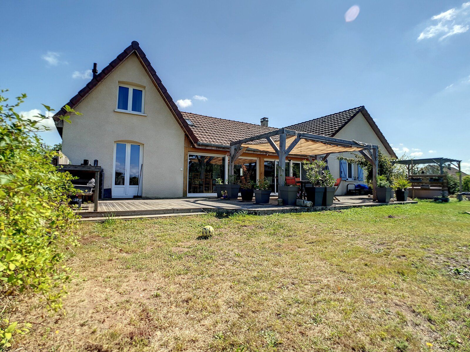 Maison à vendre 6 194.13m2 à Perrigny-sur-l'Ognon vignette-1