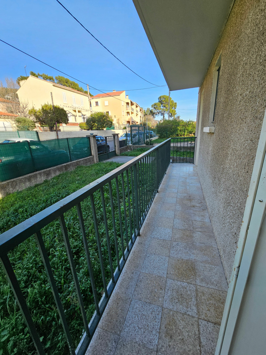 Appartement à louer 1 30m2 à Toulon vignette-5