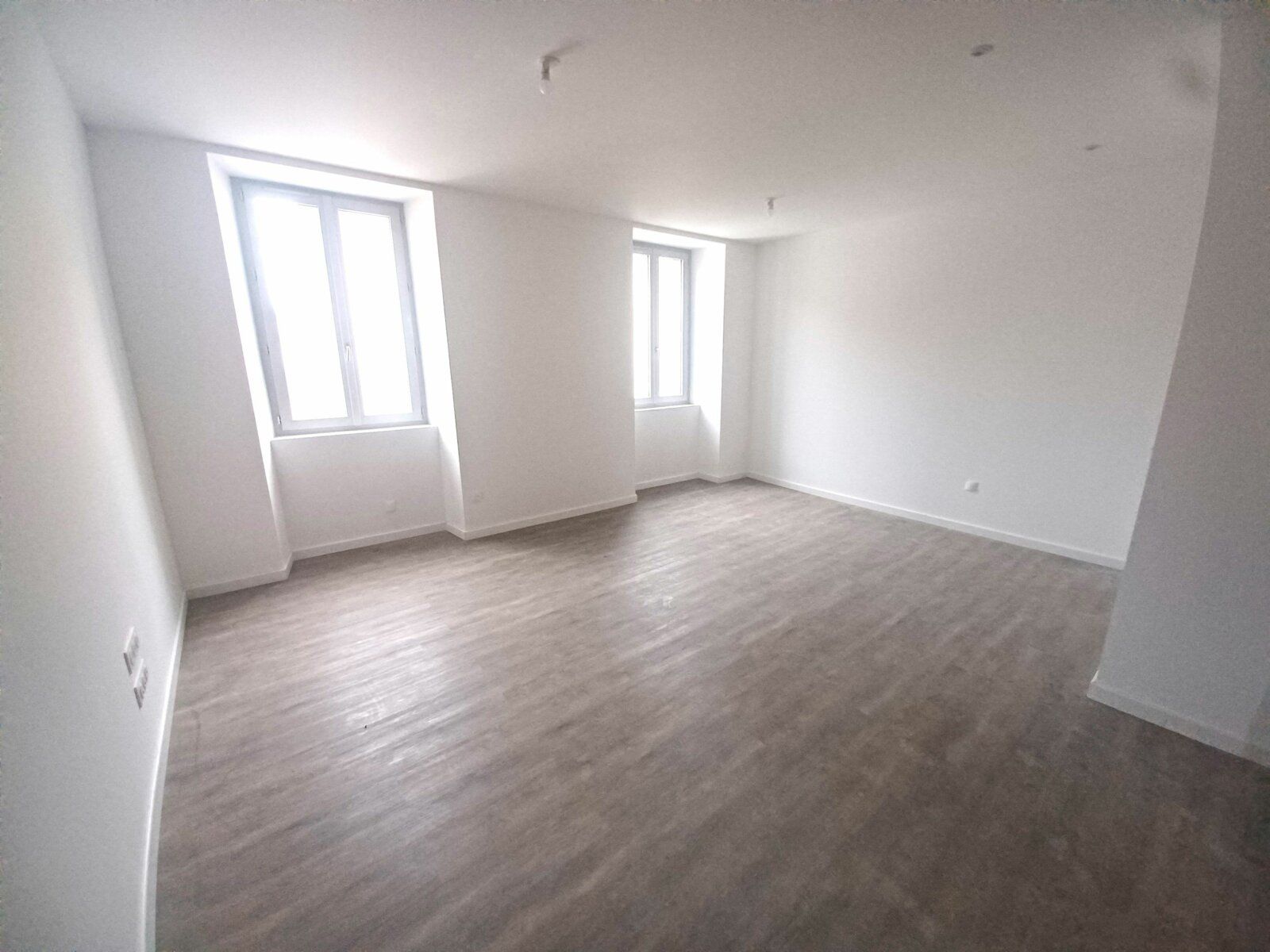 Appartement à vendre 3 77.23m2 à Saint-Étienne-de-Saint-Geoirs vignette-2
