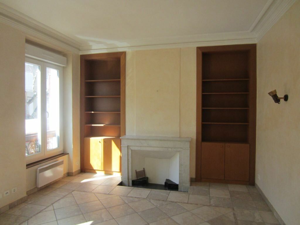 Appartement à louer 2 m2 à Sisteron vignette-3