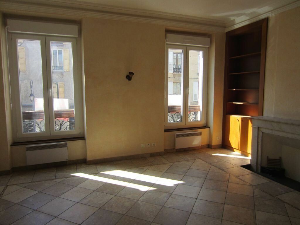 Appartement à louer 2 m2 à Sisteron vignette-1