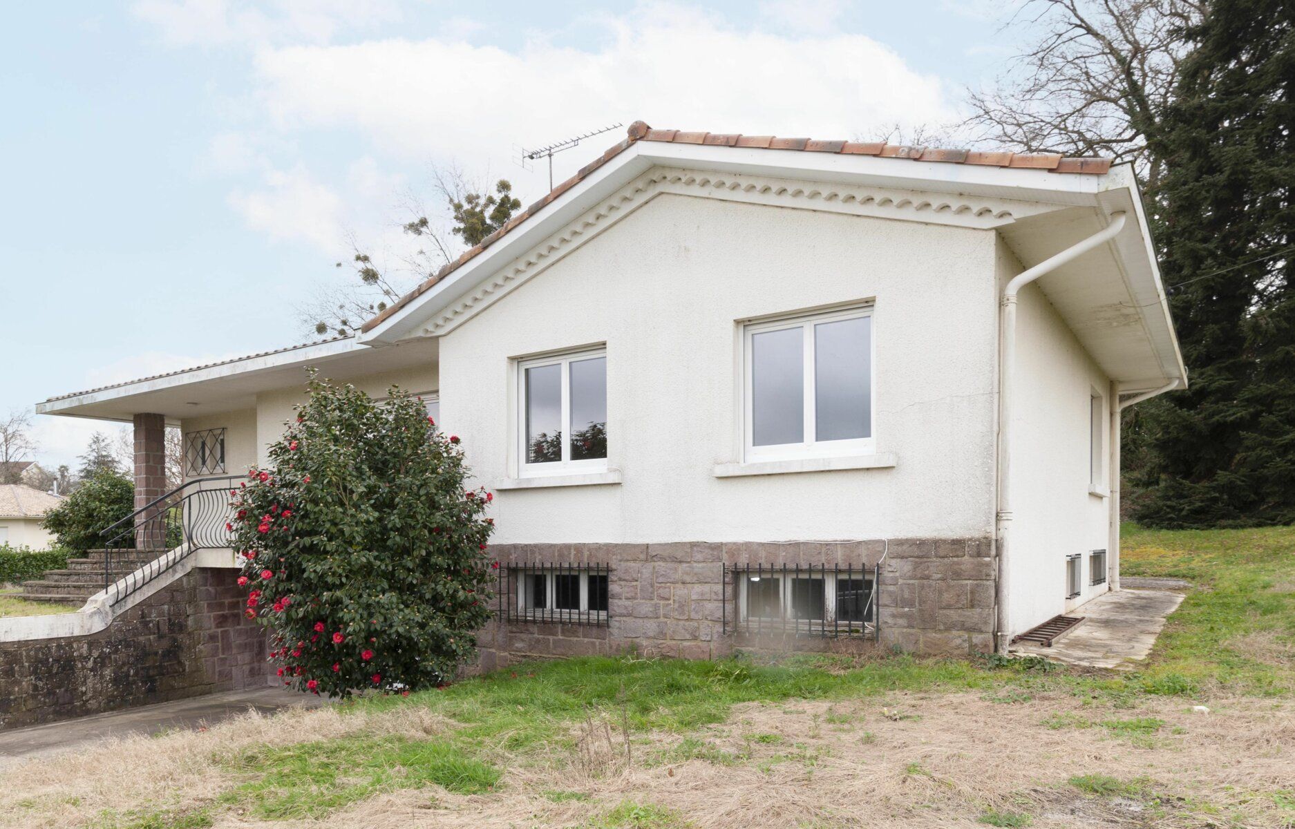 Maison à vendre 8 202m2 à Carcarès-Sainte-Croix vignette-1