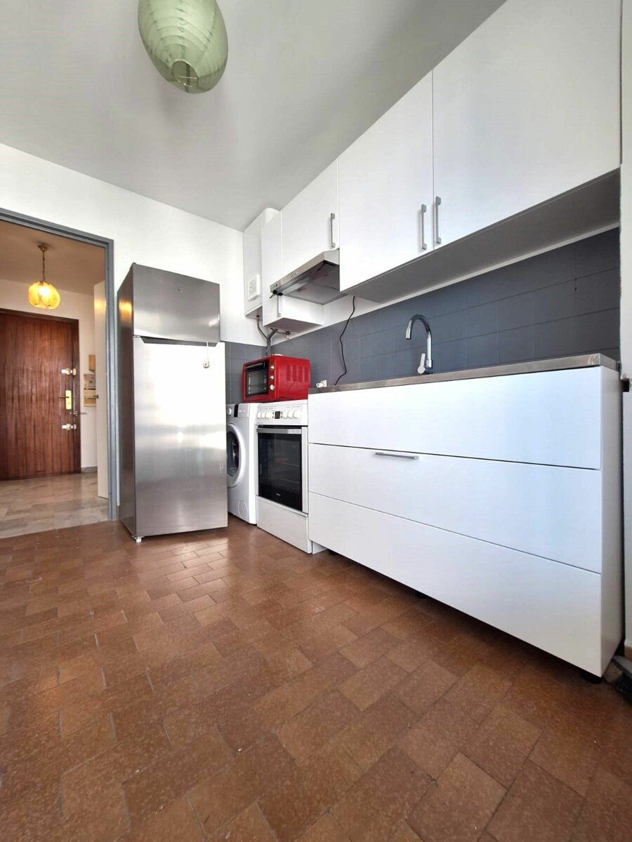 Appartement à vendre 1 33m2 à Saint-Laurent-du-Var vignette-4
