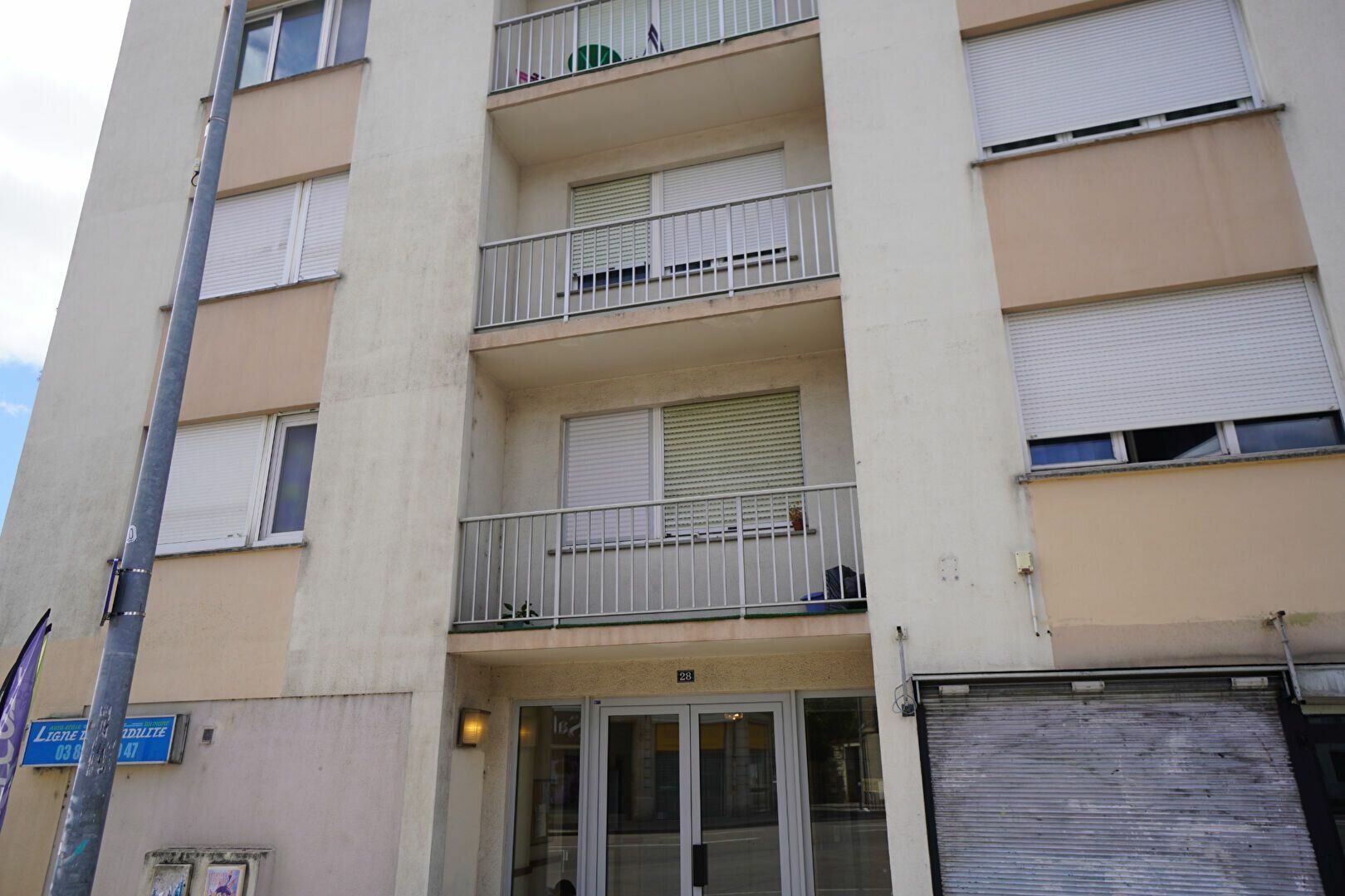 Appartement à louer 1 29.59m2 à Dijon vignette-1