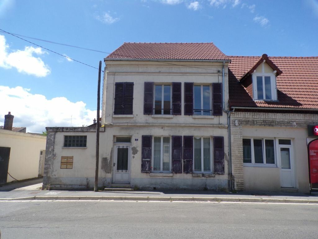 Immeuble à vendre 2 250m2 à Anizy-le-Château vignette-1