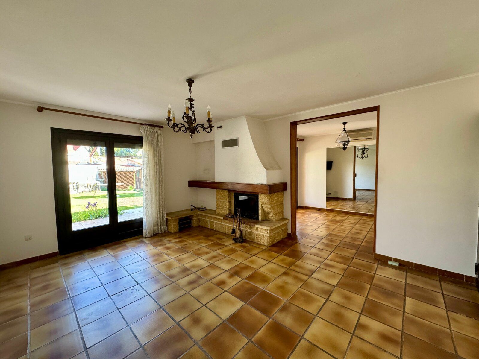 Maison à vendre 4 106m2 à Balaruc-les-Bains vignette-3