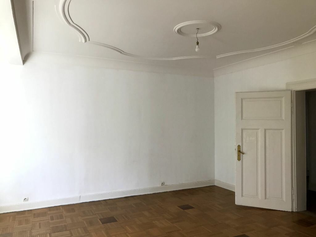 Appartement à louer 4 123.29m2 à Strasbourg vignette-5