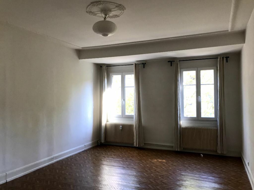 Appartement à louer 4 123.29m2 à Strasbourg vignette-3