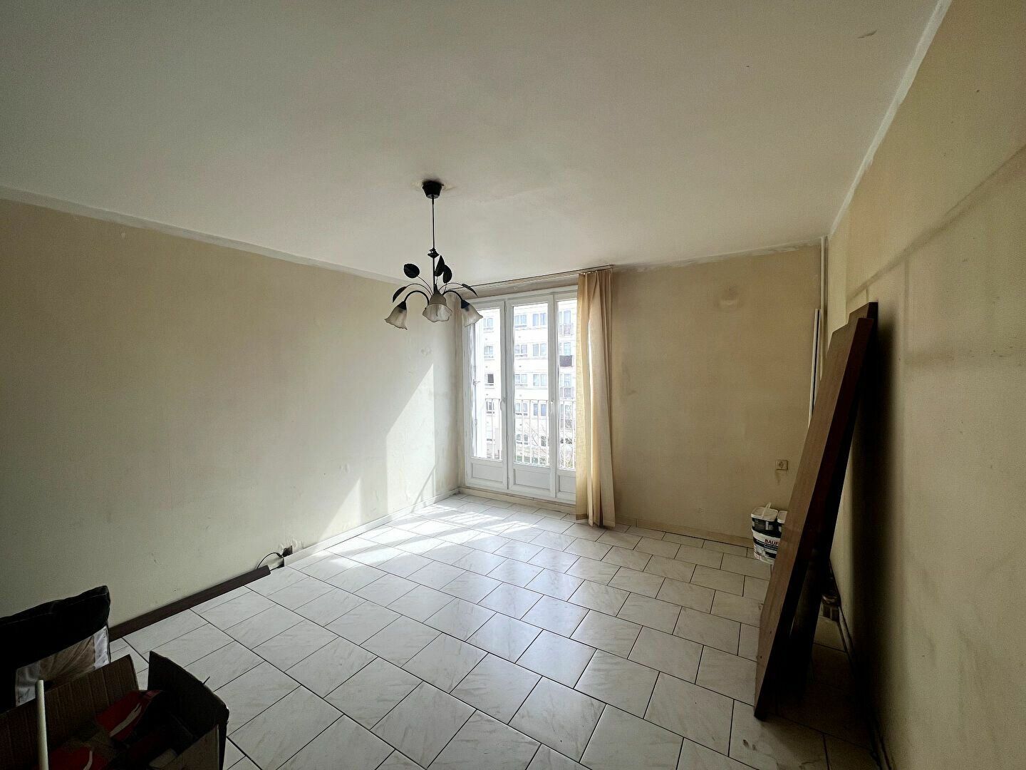 Appartement à vendre 2 0m2 à Neuilly-sur-Marne vignette-1