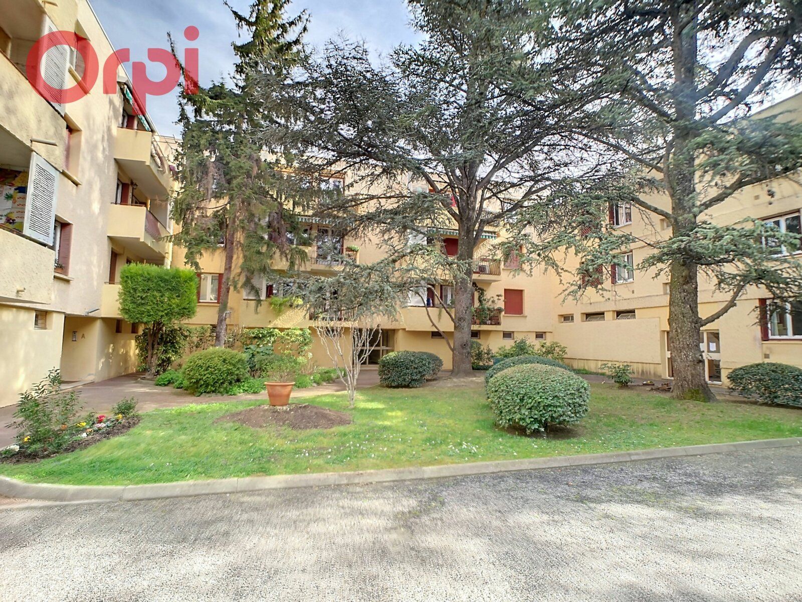 Appartement à vendre 4 79.77m2 à Avignon vignette-1