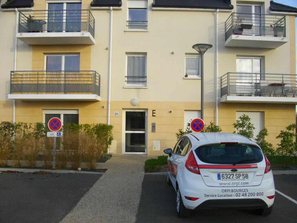Appartement à louer 1 47.75m2 à Bourges vignette-1