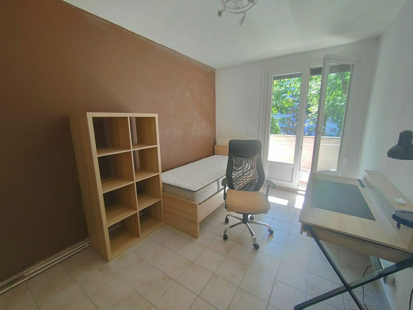 Appartement à louer 1 m2 à Saint-Martin-d'Hères vignette-3