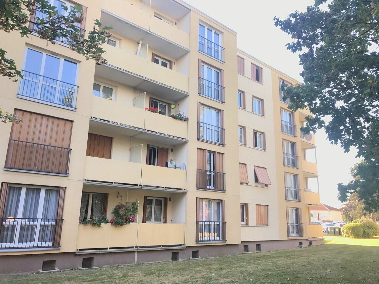 Appartement à vendre 4 73m2 à Brou-sur-Chantereine vignette-1