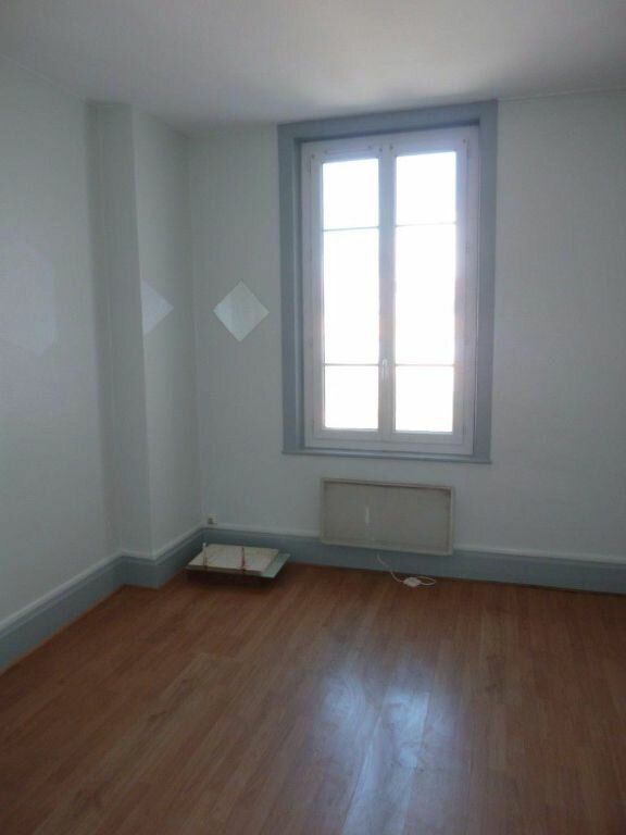 Appartement à louer 1 m2 à Lyon 7 vignette-4