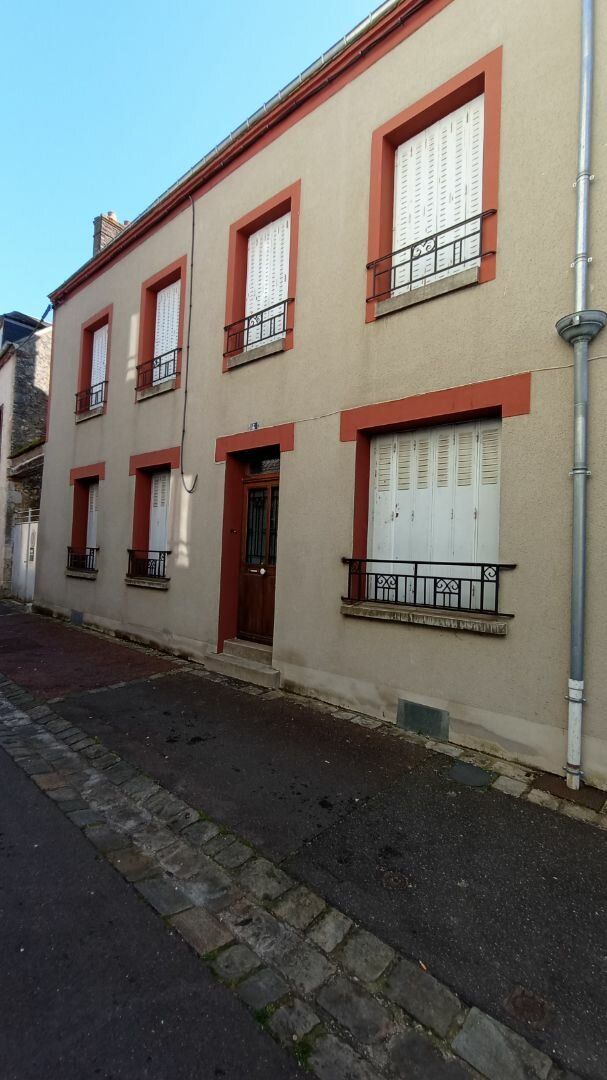 Maison à vendre 5 140m2 à Nogent-sur-Vernisson vignette-2