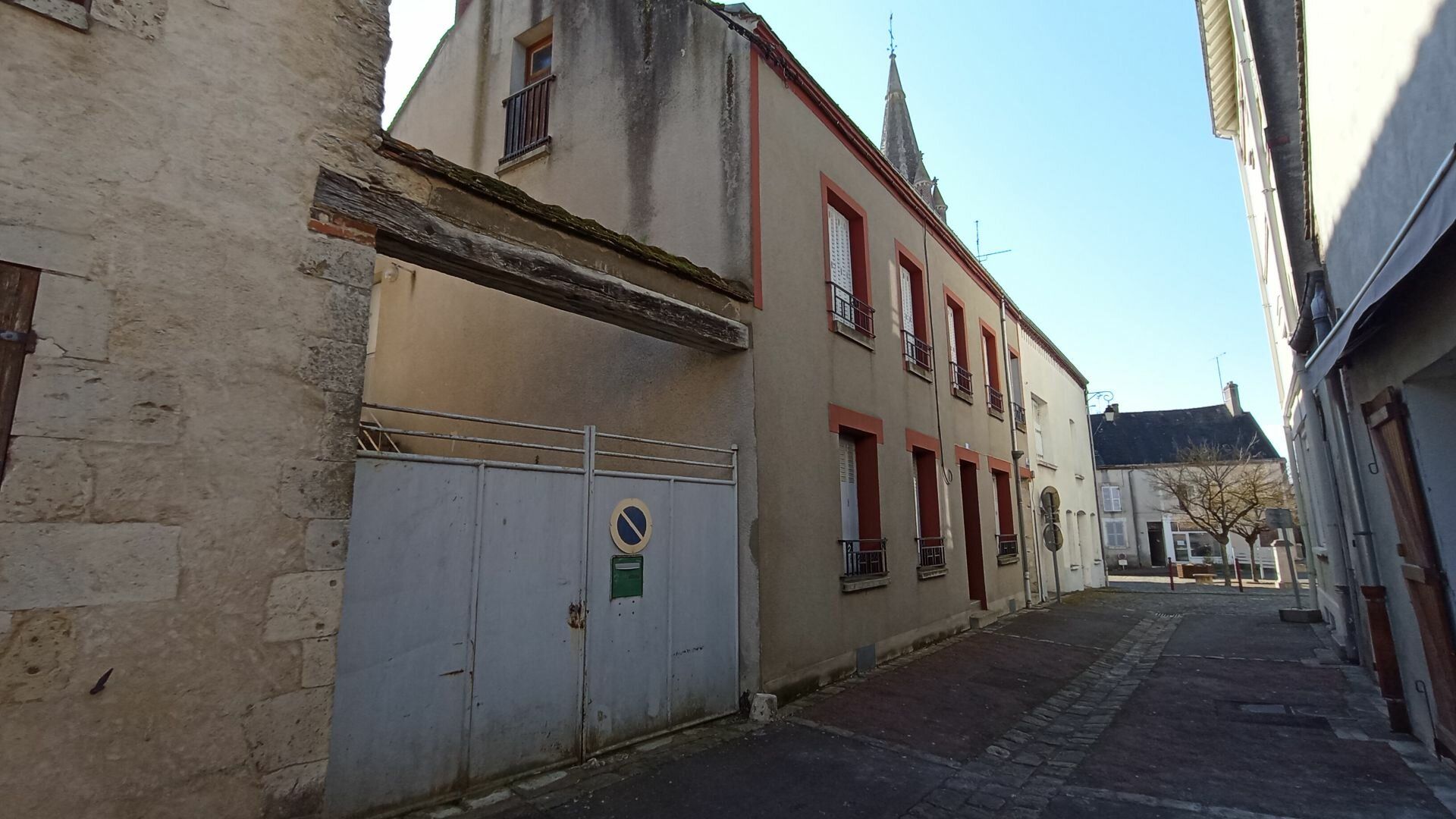 Maison à vendre 5 140m2 à Nogent-sur-Vernisson vignette-1
