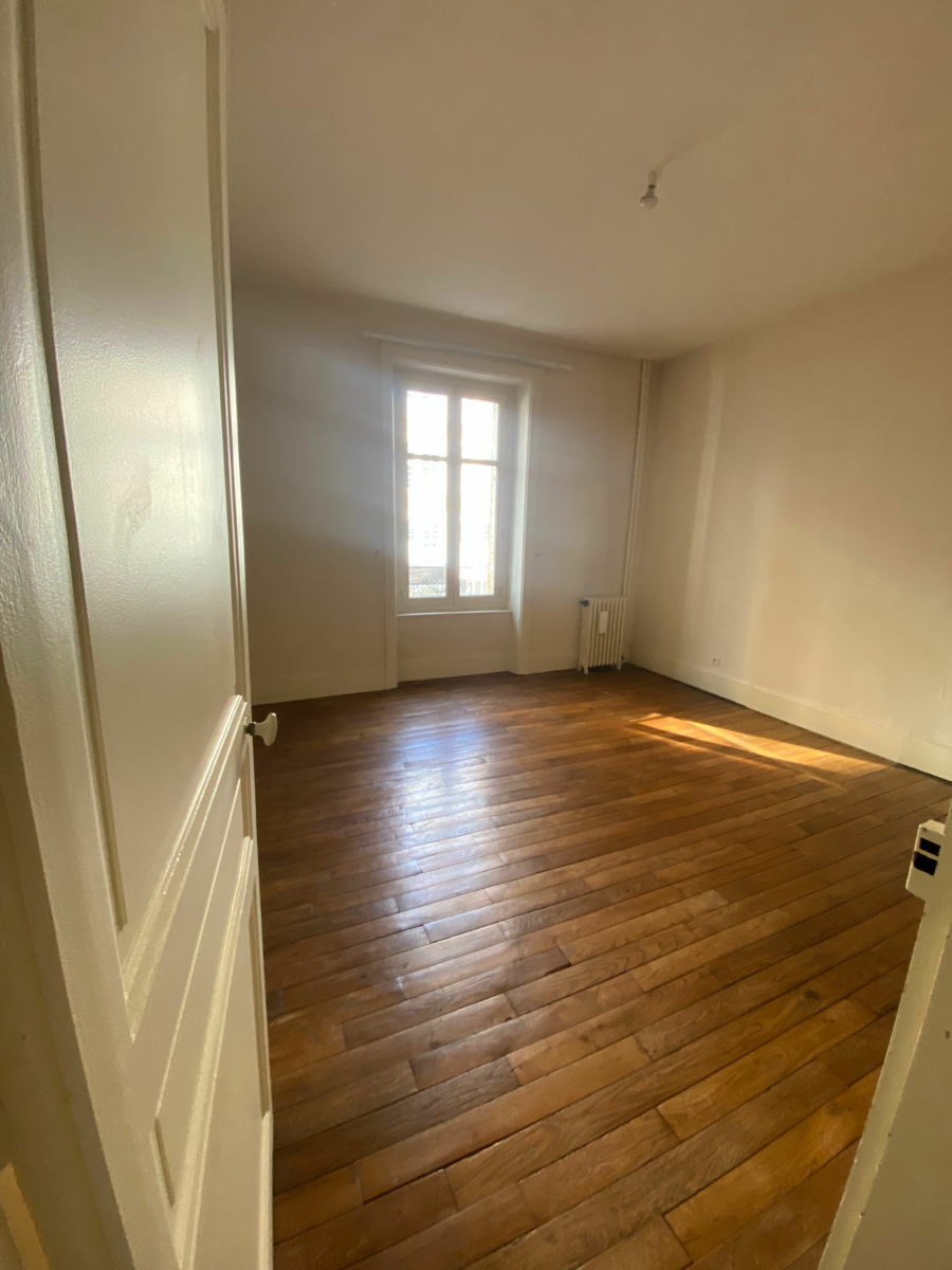 Appartement à louer 3 82.81m2 à Limoges vignette-5