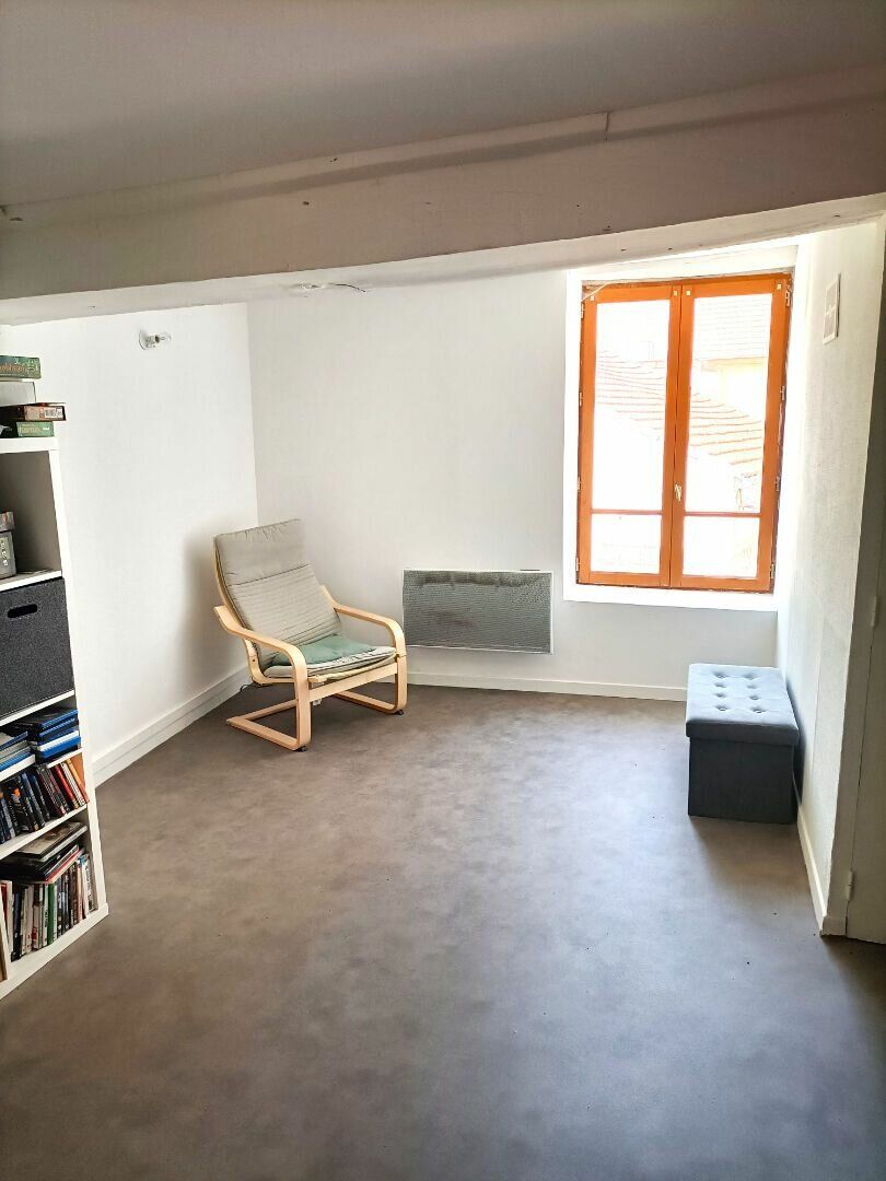 Maison à vendre 3 m2 à Chézy-sur-Marne vignette-3