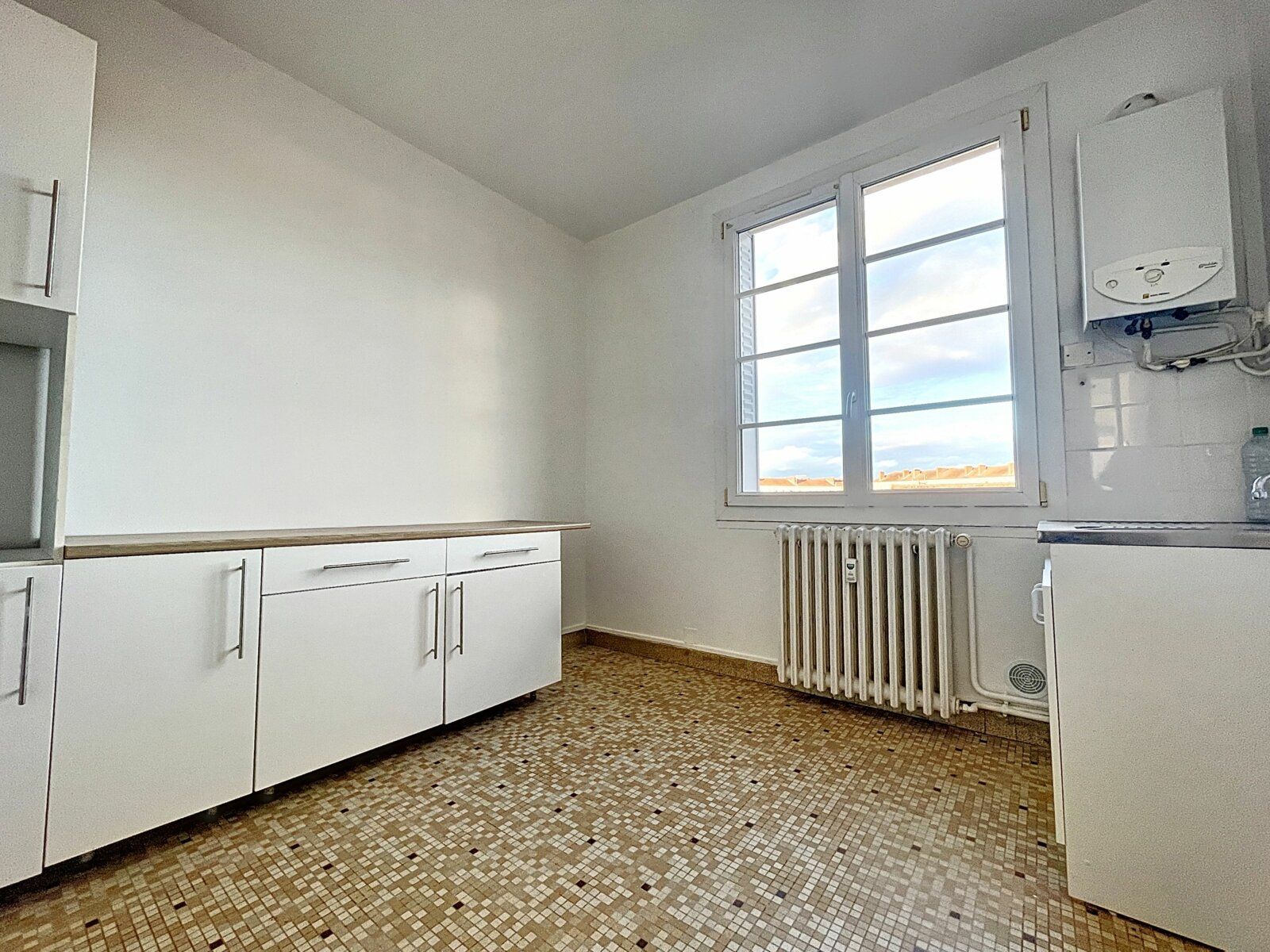 Appartement à vendre 2 52.72m2 à Montluçon vignette-3