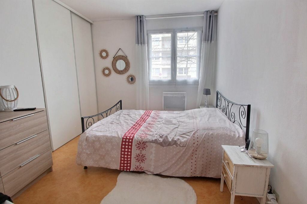 Appartement à vendre 4 80.63m2 à Montigny-le-Bretonneux vignette-6