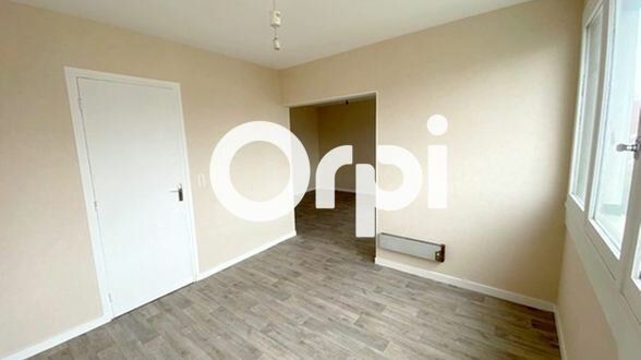 Appartement à vendre 3 74.74m2 à Clermont-Ferrand vignette-2