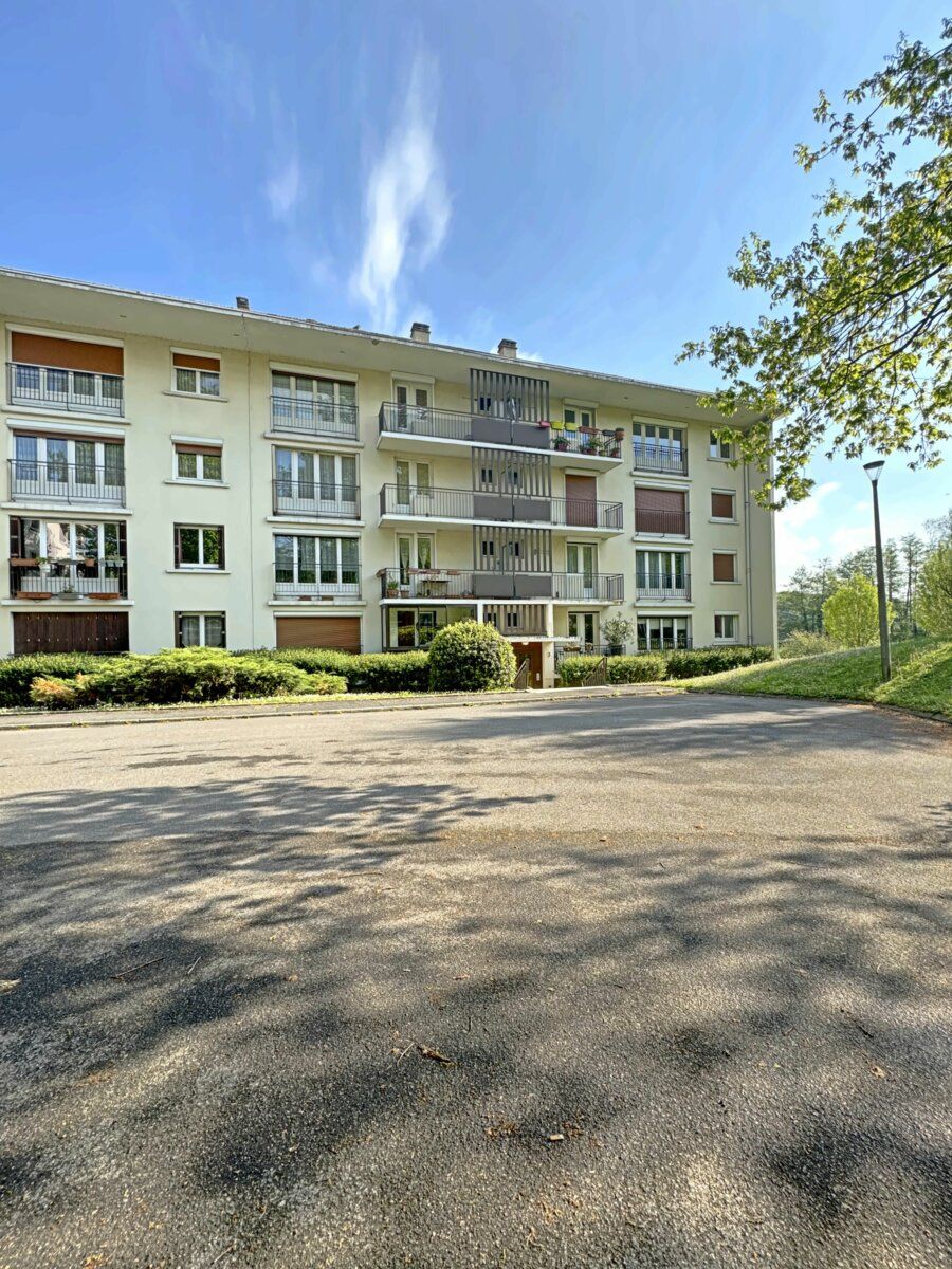 Appartement à vendre 3 79.39m2 à Bures-sur-Yvette vignette-1