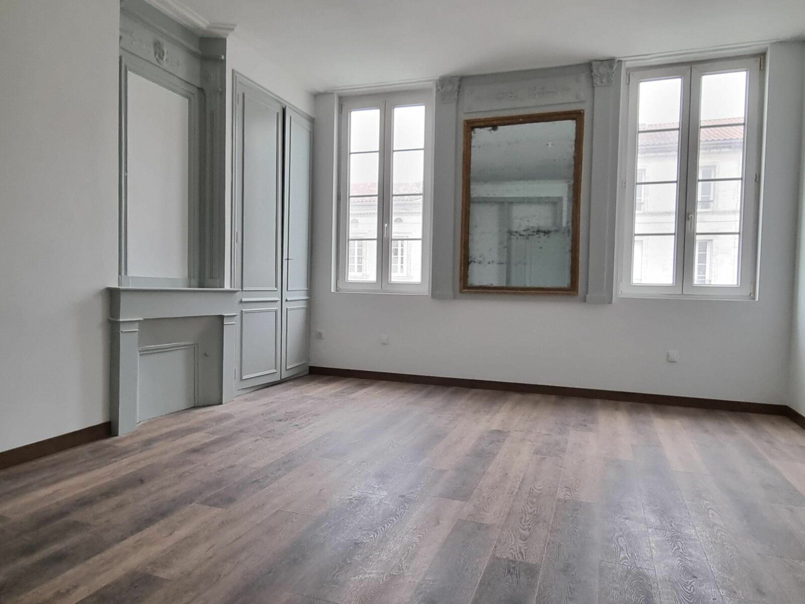 Appartement à vendre 4 105.3m2 à Rochefort vignette-6