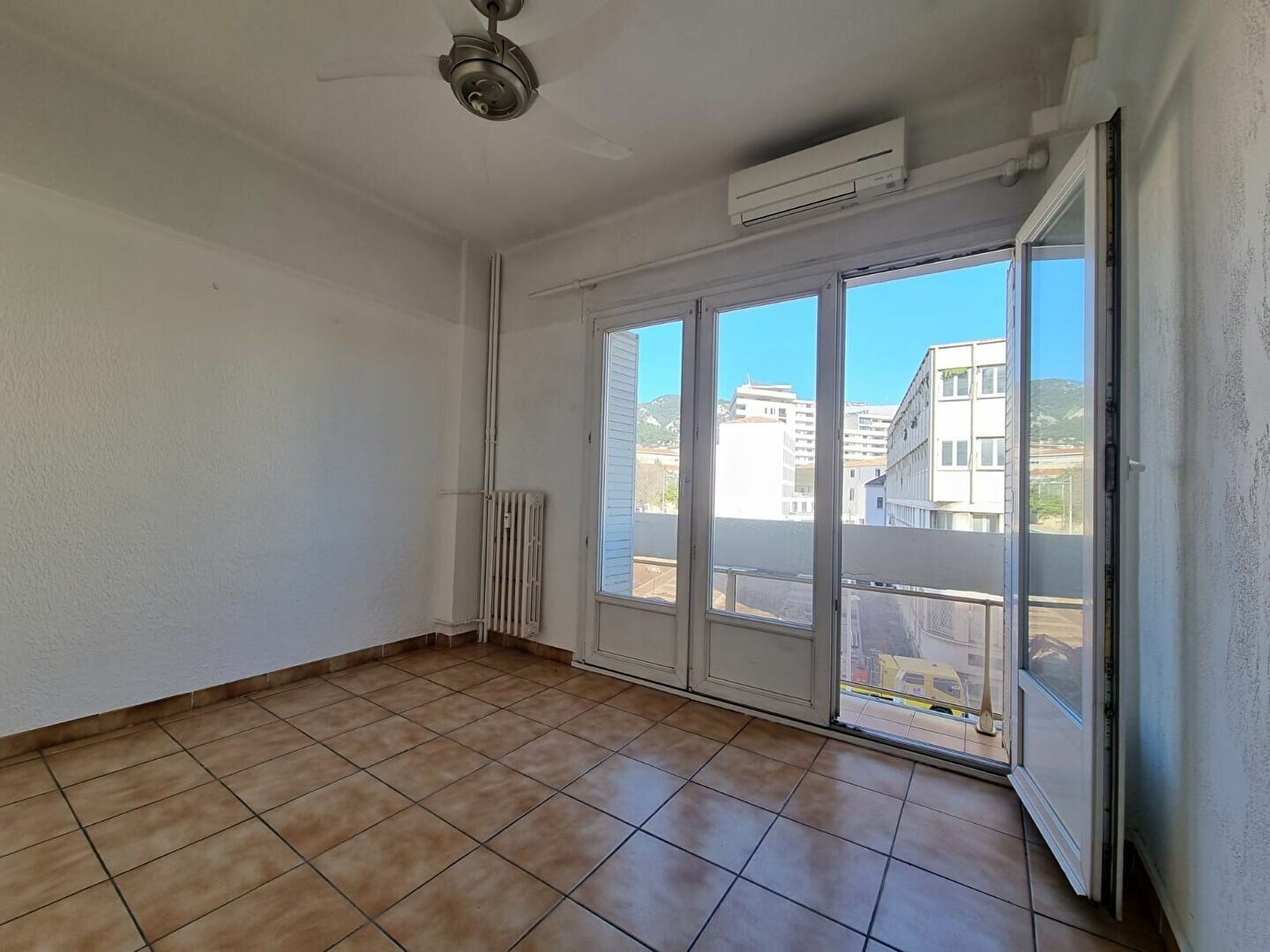 Appartement à vendre 1 m2 à Toulon vignette-1