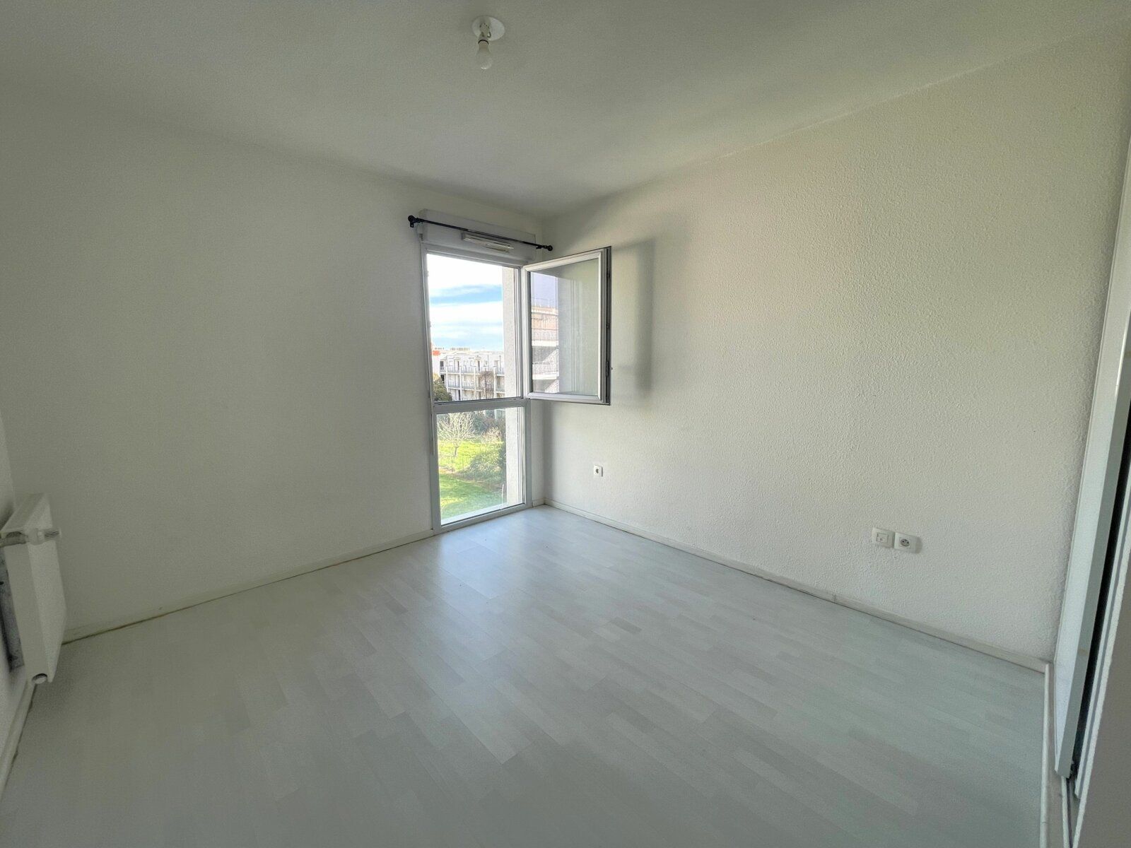 Appartement à vendre 3 62m2 à Toulouse vignette-3
