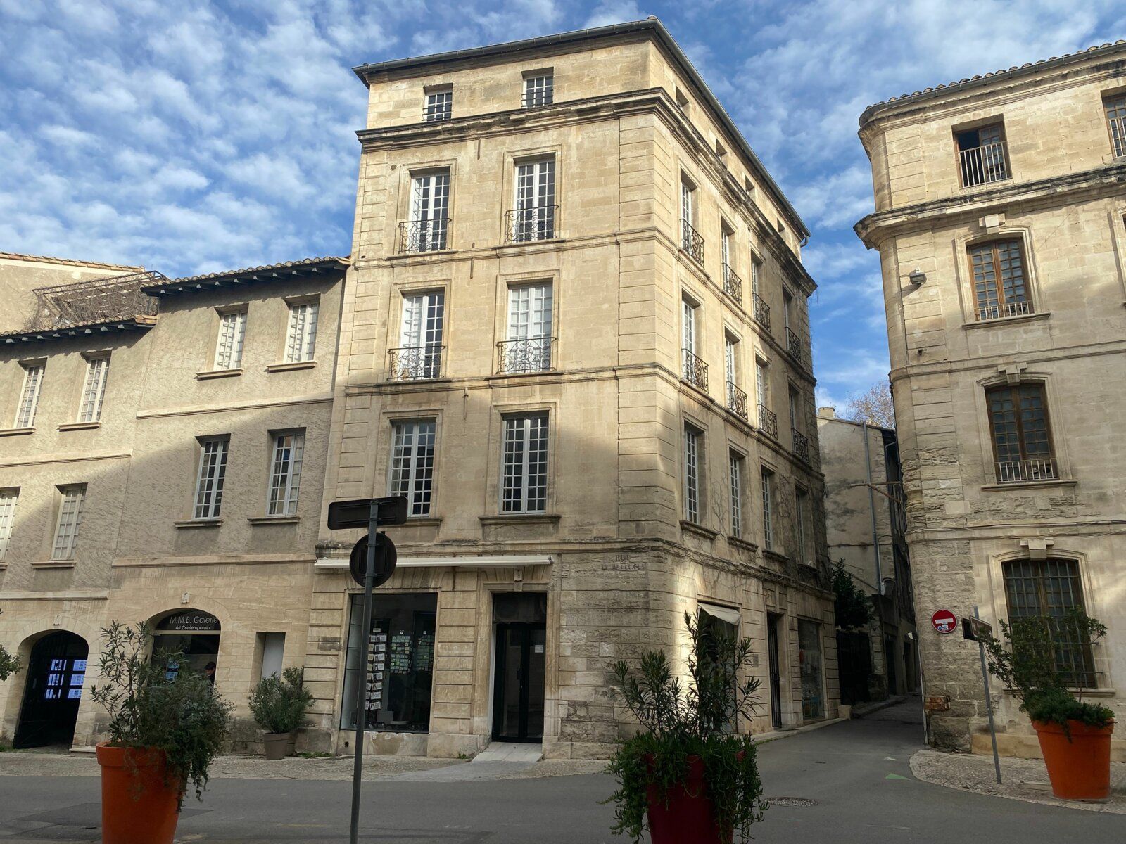 Appartement à vendre 4 120m2 à Avignon vignette-2