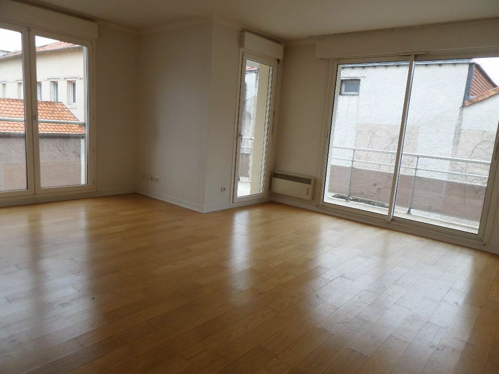 Appartement à louer 3 74m2 à Limoges vignette-2