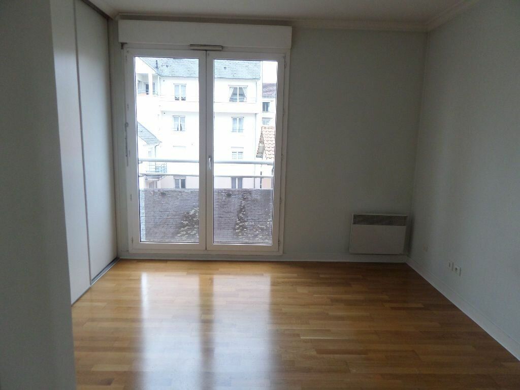 Appartement à louer 3 74m2 à Limoges vignette-4