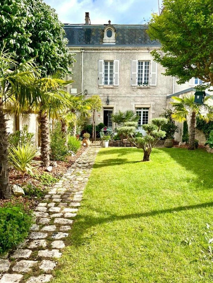 Maison à vendre 6 148m2 à La Rochelle vignette-1