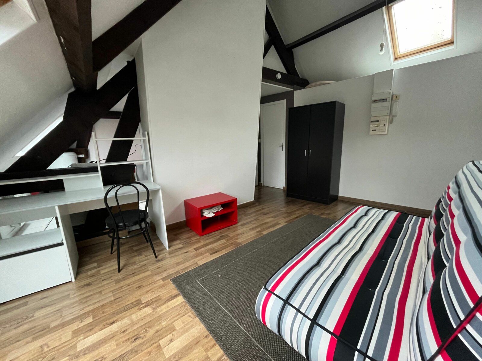 Appartement à louer 1 m2 à Beauvais vignette-3