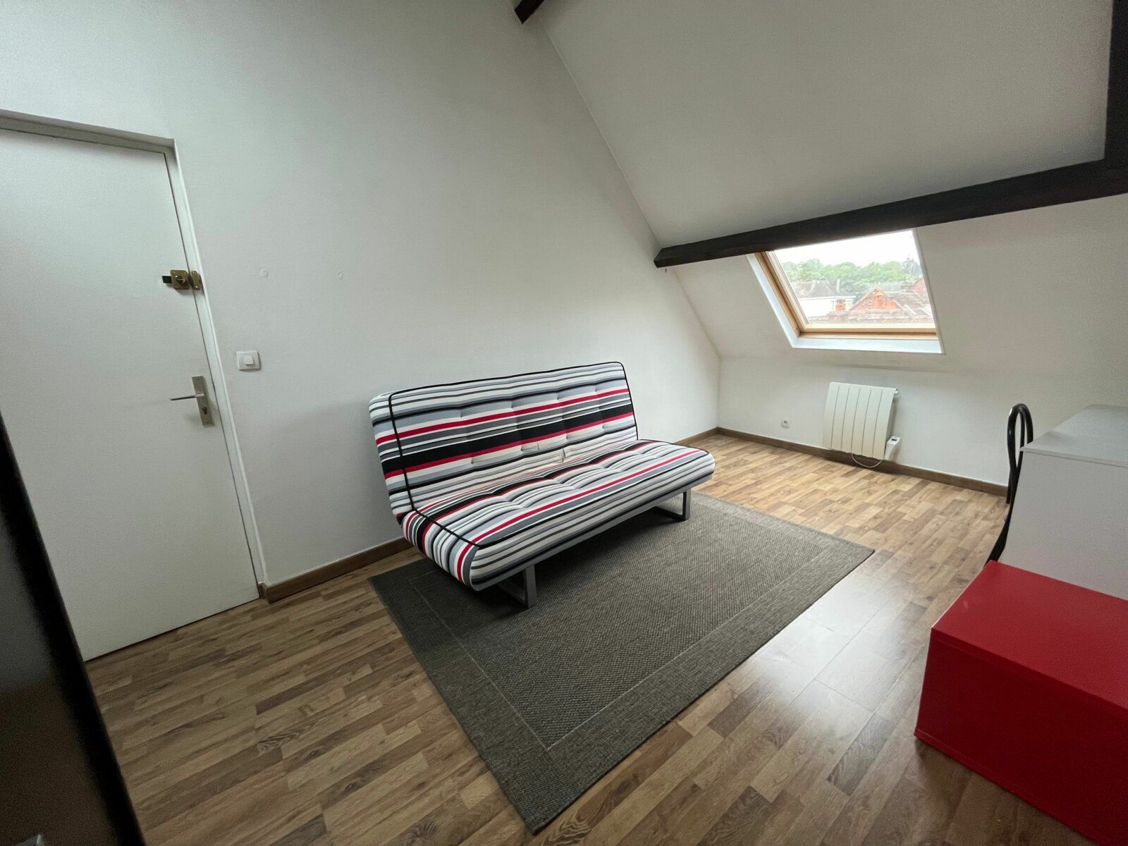 Appartement à louer 1 m2 à Beauvais vignette-2